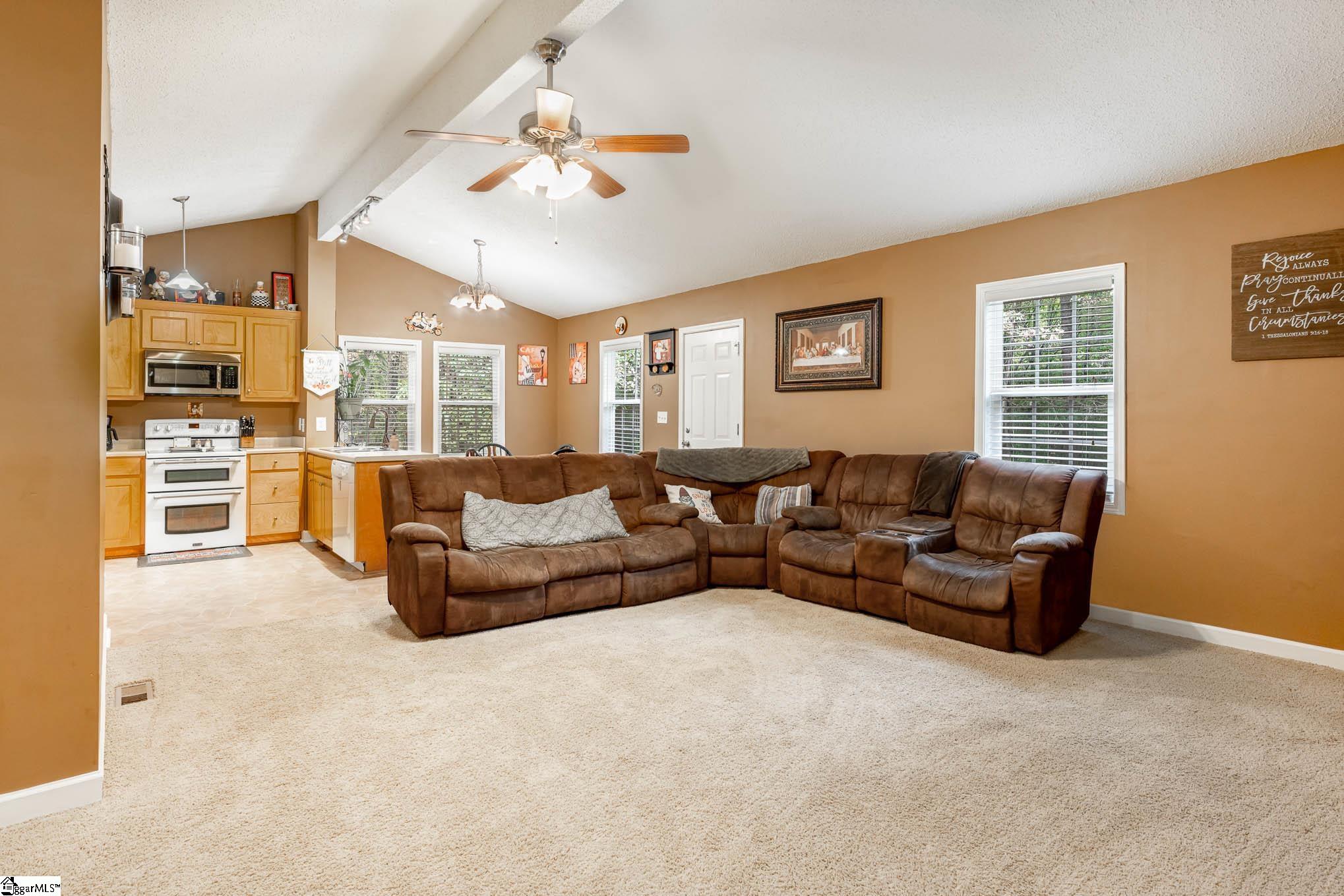 864 Gilliam Road Greer, SC 29651 - Photo 6 of 26