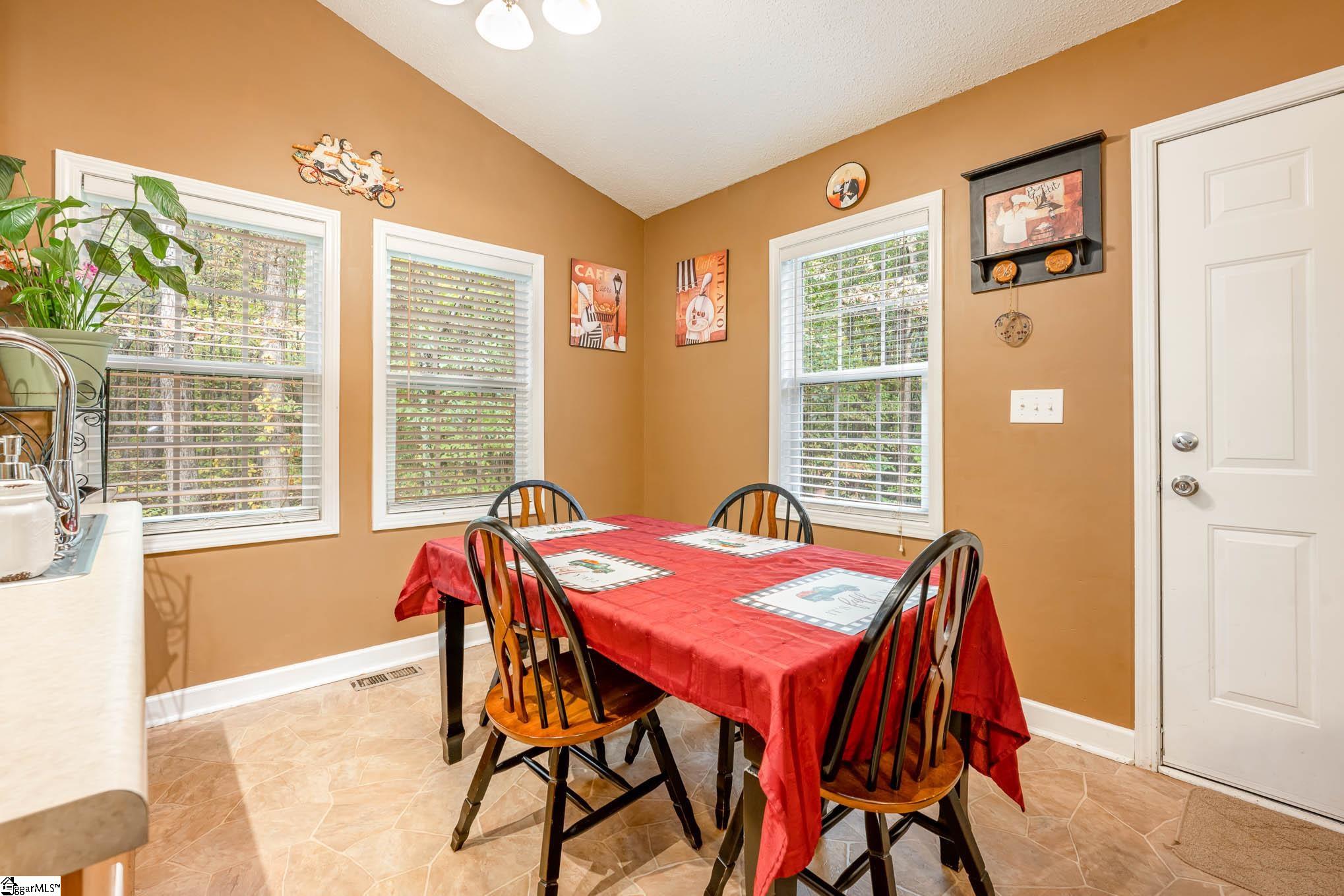 864 Gilliam Road Greer, SC 29651 - Photo 8 of 26