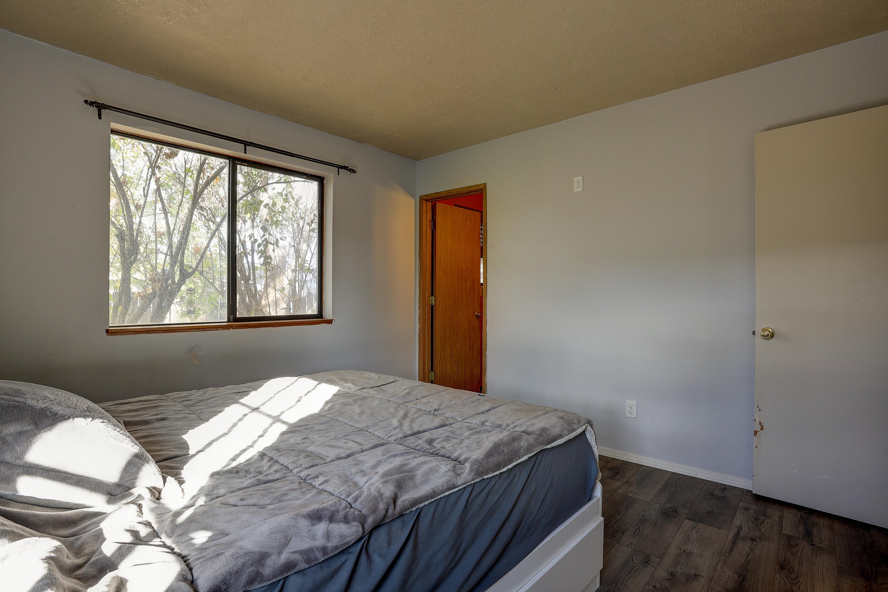 2437 Southwest Fissure Loop Redmond, OR 97756 - Photo 15 of 27 MASTER AGAIN