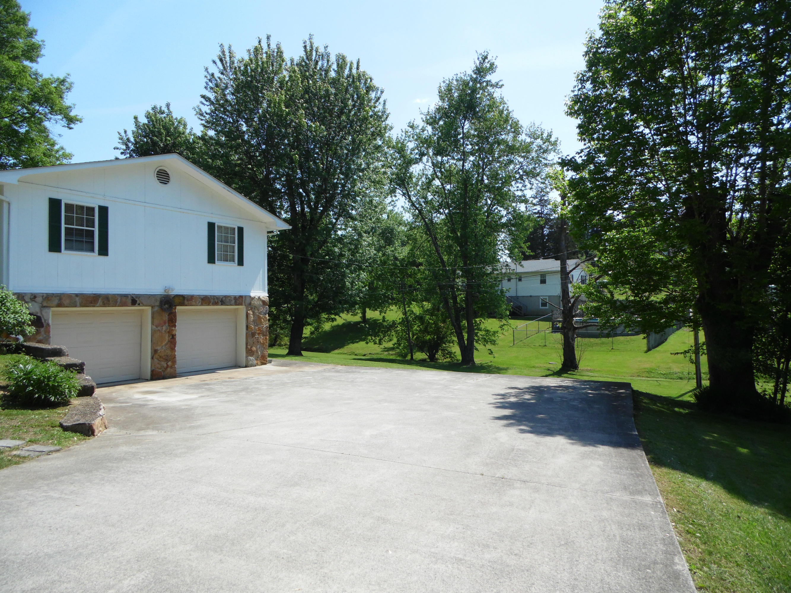 367 Eagle Bluff Road Jacksboro, TN 37757 - Photo 4 of 36 SAM_0992