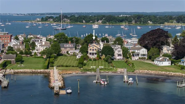 $5,800,000 | 11 Main Street, Stonington, CT 06378