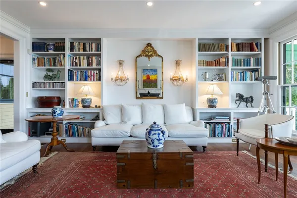 $5,800,000 | 11 Main Street, Stonington, CT 06378