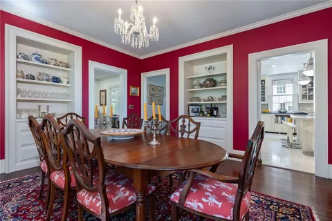 $5,800,000 | 11 Main Street, Stonington, CT 06378