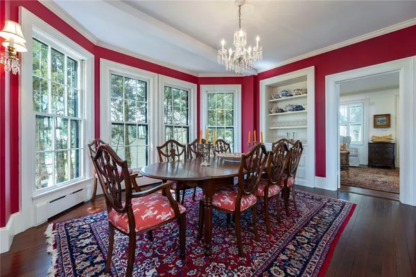 $5,800,000 | 11 Main Street, Stonington, CT 06378