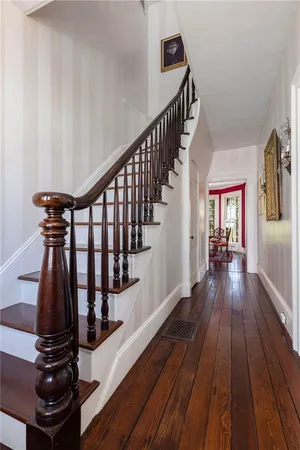 $5,800,000 | 11 Main Street, Stonington, CT 06378
