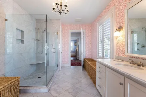 $5,800,000 | 11 Main Street, Stonington, CT 06378