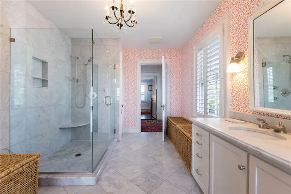 $5,800,000 | 11 Main Street, Stonington, CT 06378