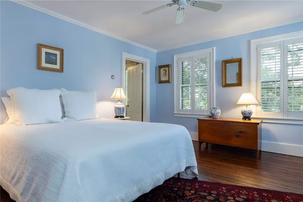 $5,800,000 | 11 Main Street, Stonington, CT 06378