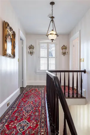 $5,800,000 | 11 Main Street, Stonington, CT 06378