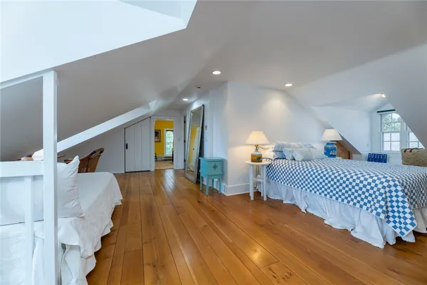 $5,800,000 | 11 Main Street, Stonington, CT 06378