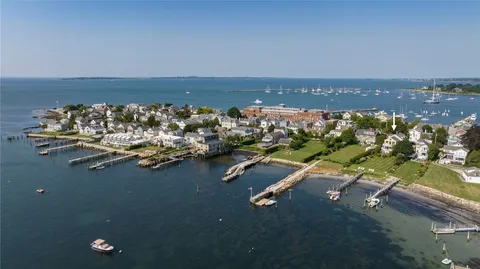 $5,800,000 | 11 Main Street, Stonington, CT 06378