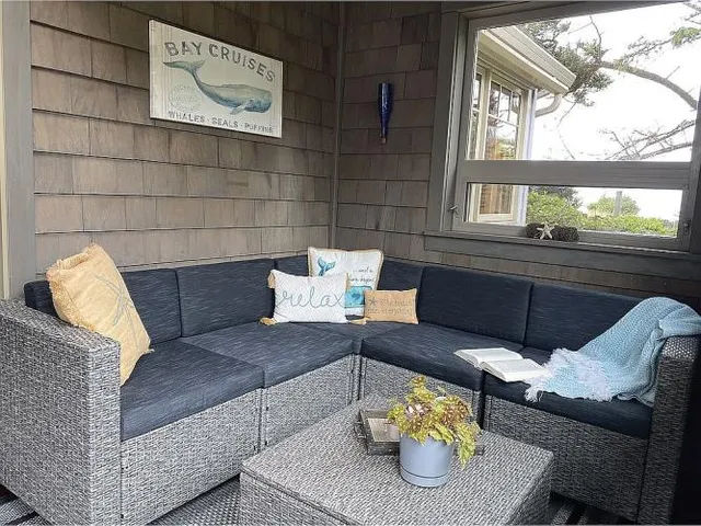 $1,150,000 | 25 Spouting Whale Lane, Gleneden Beach, OR 97388