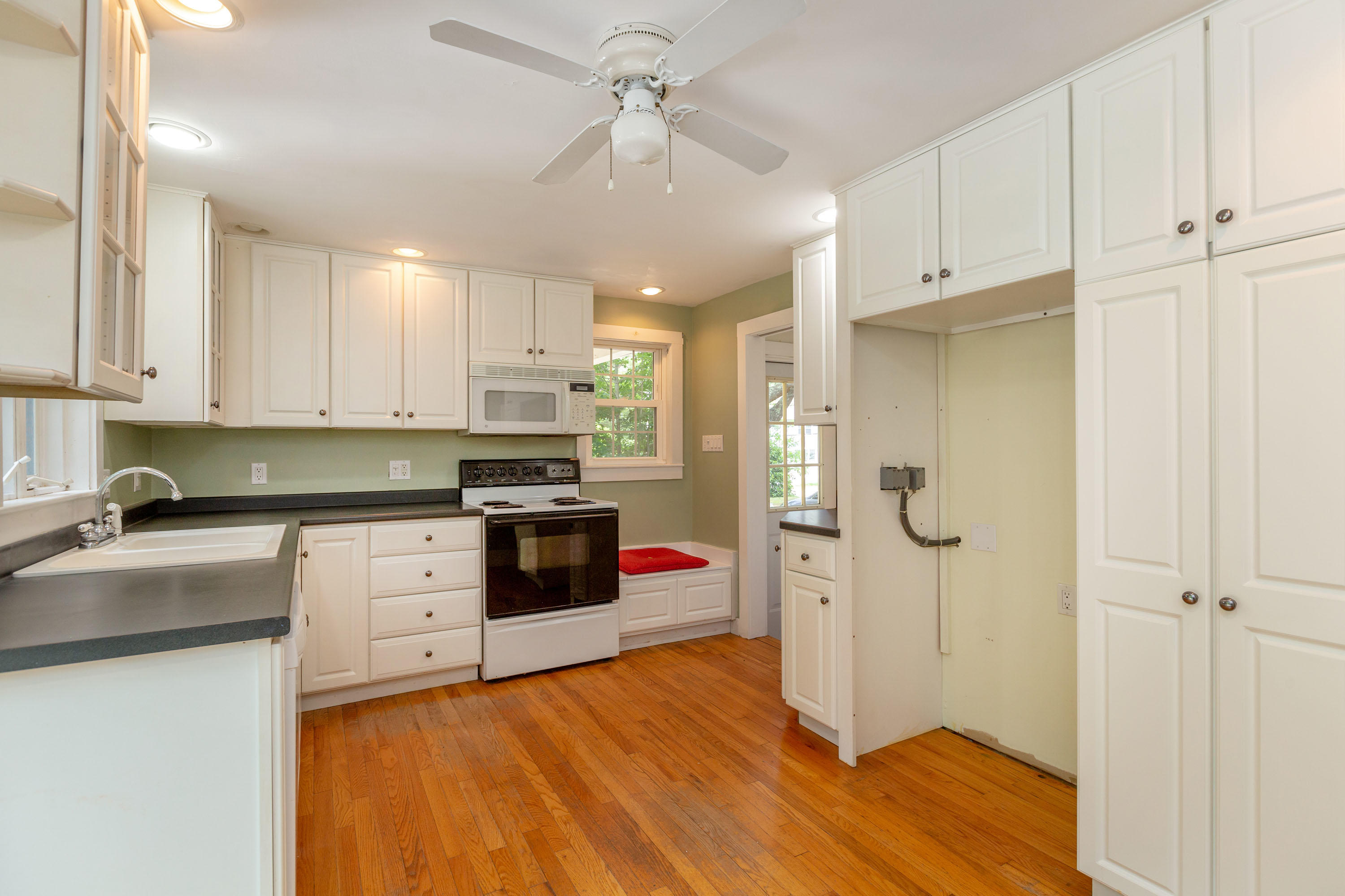 140 Church Road Brunswick, ME 04011 - Photo 7 of 42 Kitchen