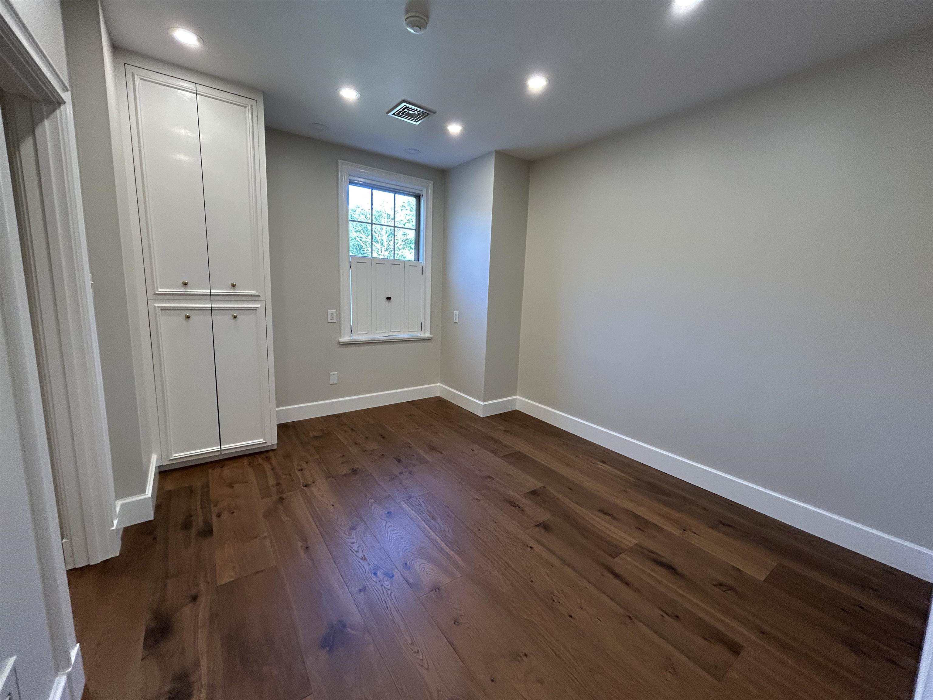 81 Front Street, Unit 1 Exeter, NH 03833 - Photo 32 of 41