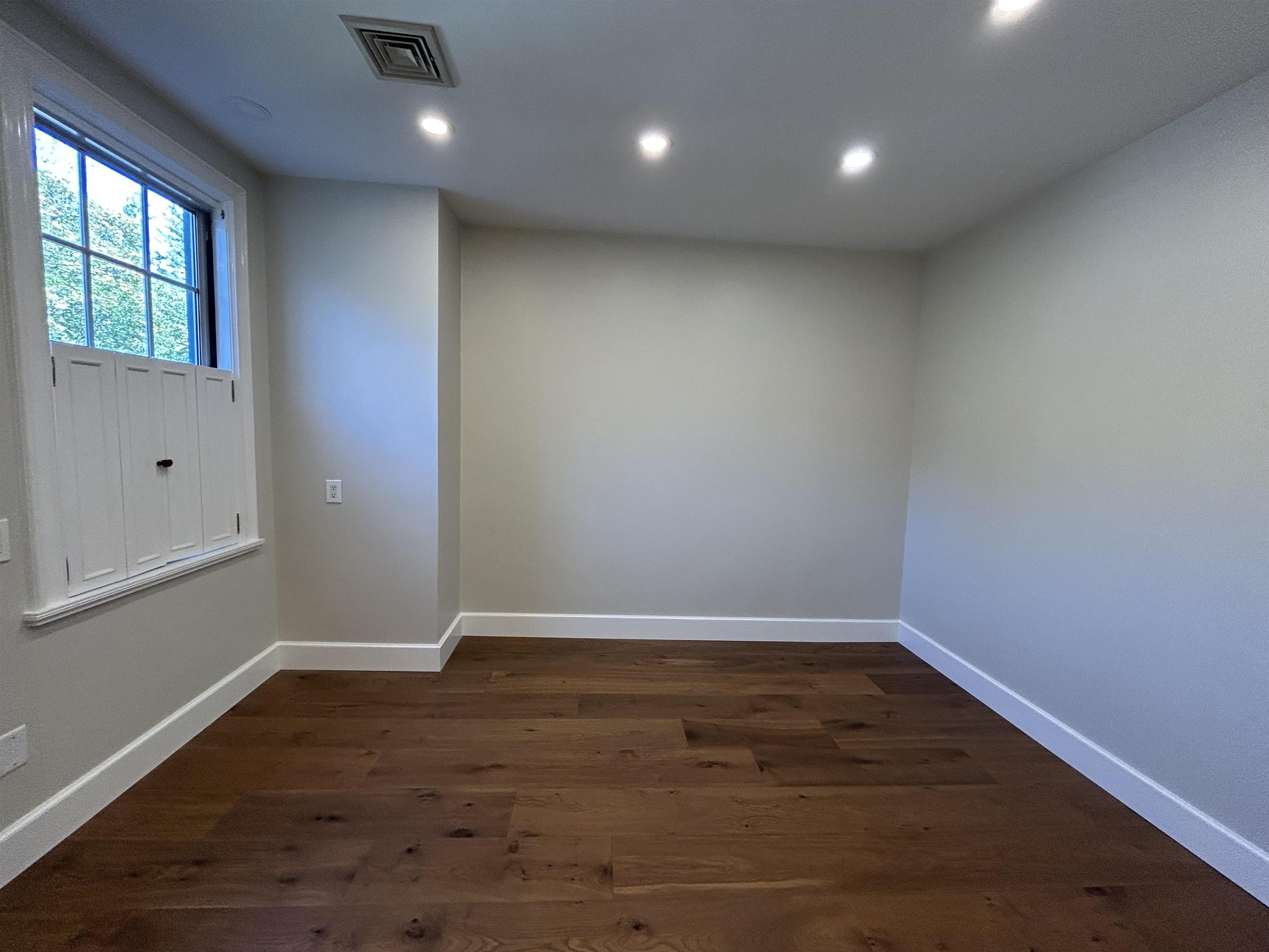 81 Front Street, Unit 1 Exeter, NH 03833 - Photo 33 of 41