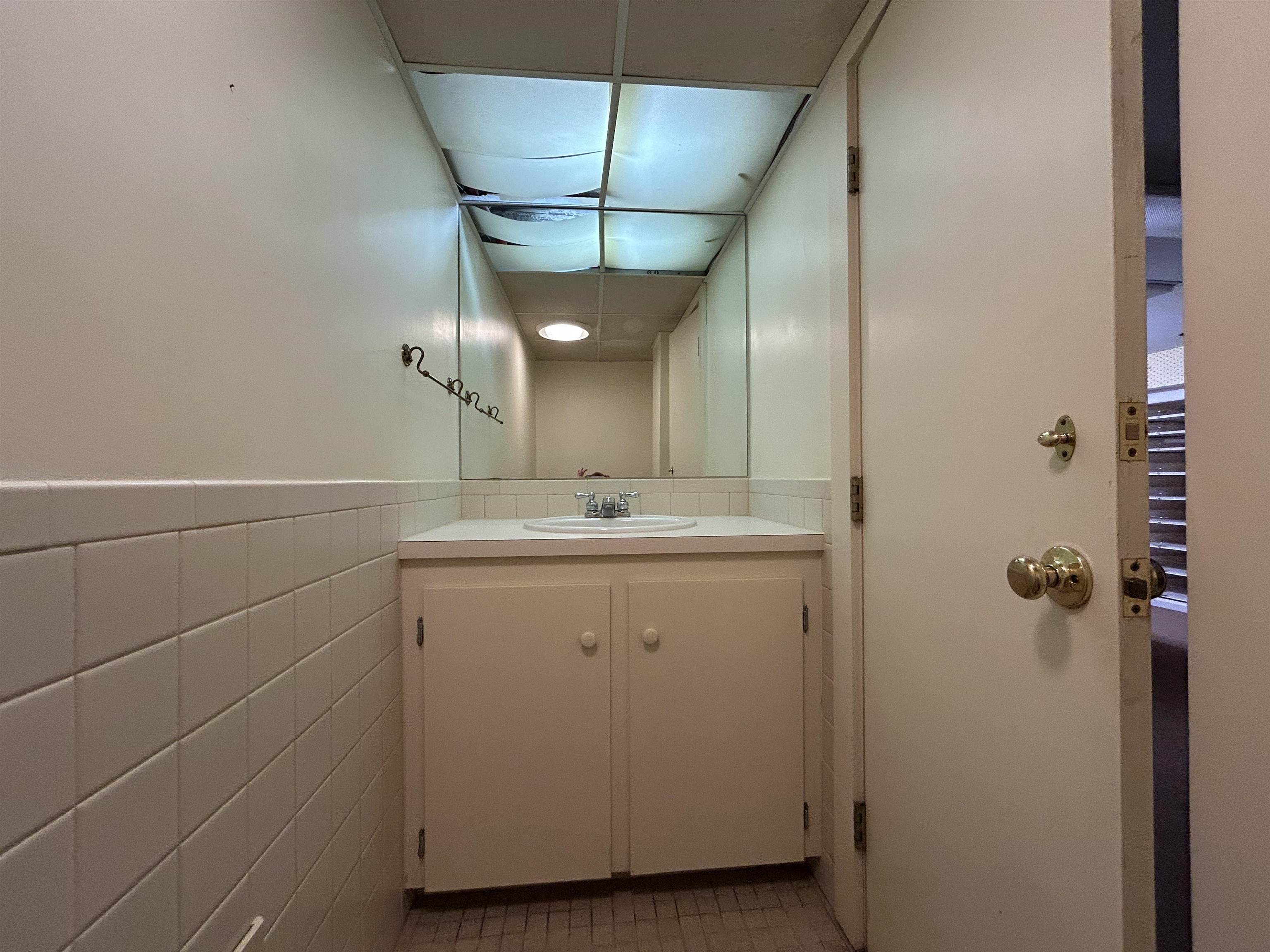 81 Front Street, Unit 1 Exeter, NH 03833 - Photo 39 of 42