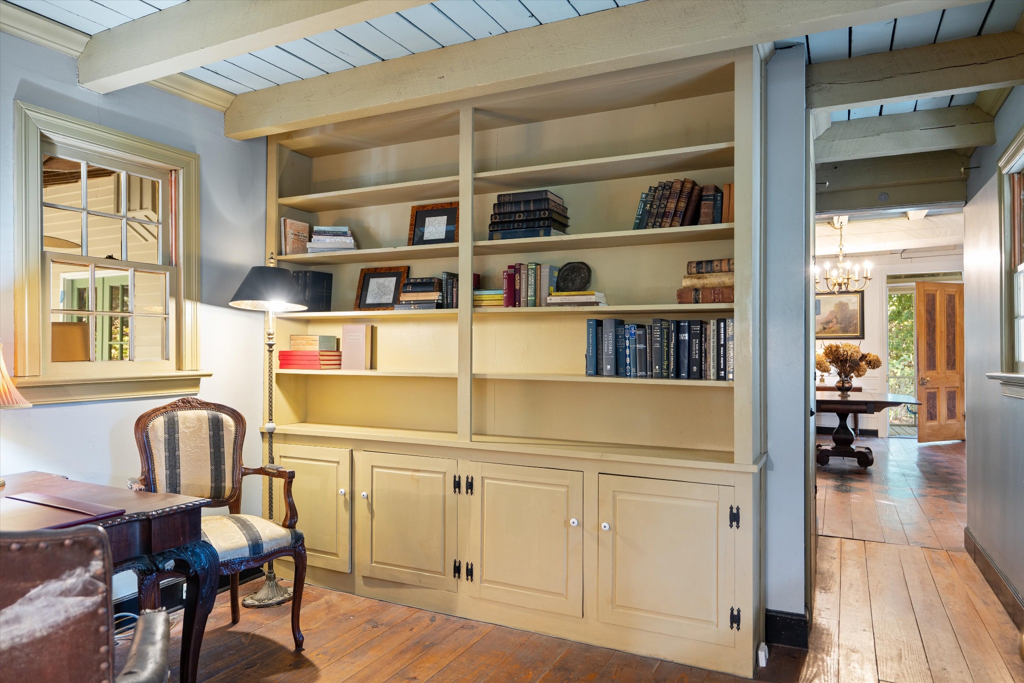 5180 Fire Tower Road Franklin, TN 37064 - Photo 29 of 82 a room with furniture and a book shelf