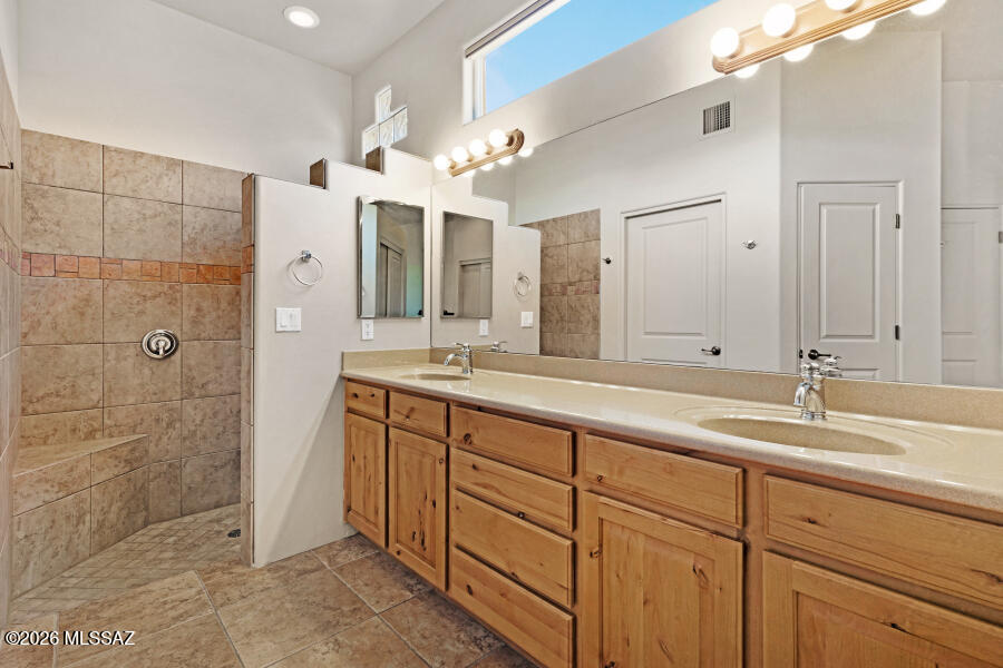 5660 Triangle X Place Tucson, AZ 85713 - Photo 30 of 48 5660 Triangle X Primary Bath