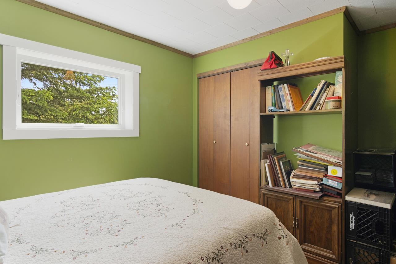13686 Clark Road Charlevoix, MI 49720 - Photo 29 of 47 1931441-4bf2e2f4-4948-40b2-88af-4639a3e82502.JPG