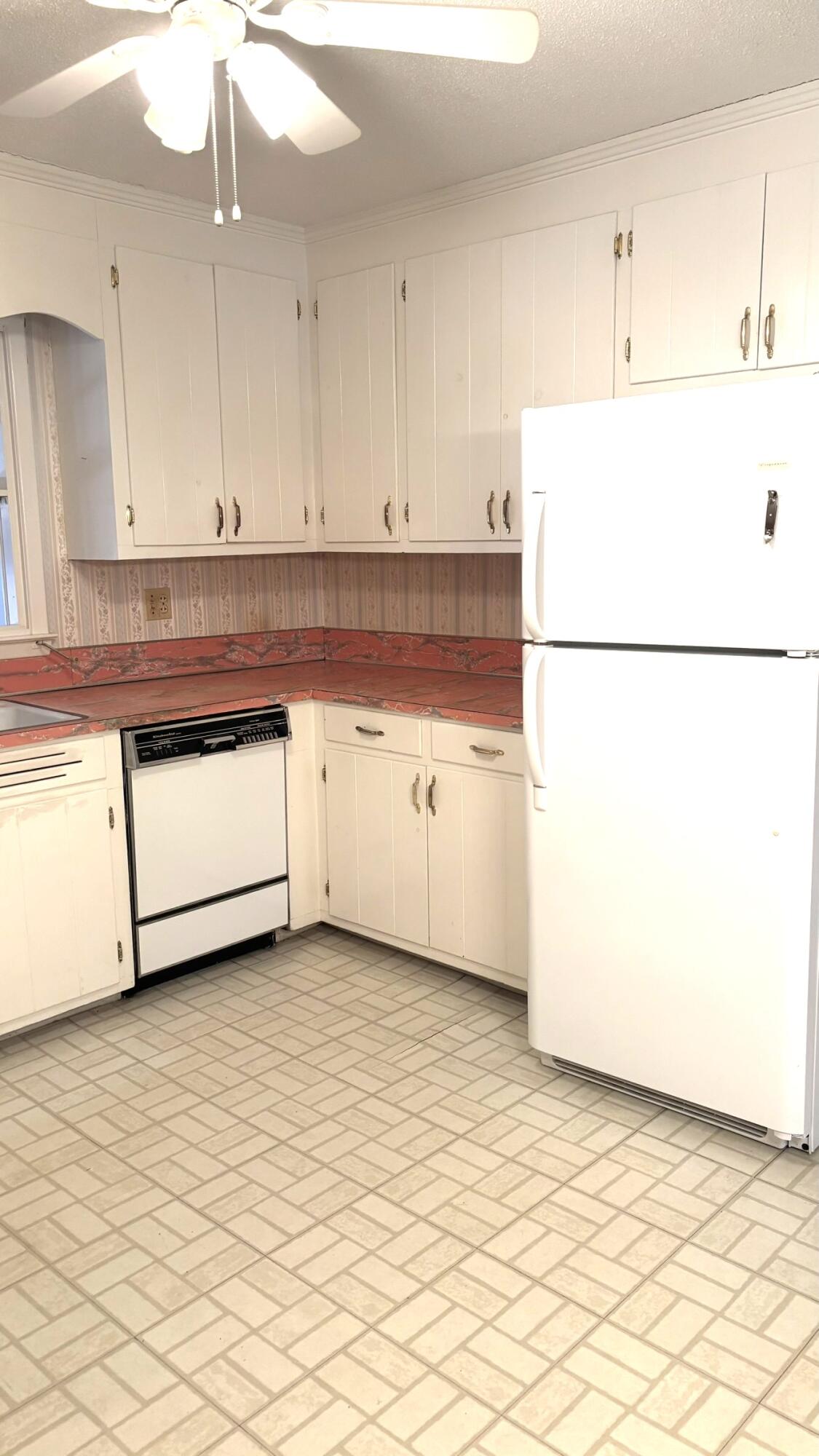 772 Hillsboro Road Orangeburg, SC 29118 - Photo 15 of 36 Family Room