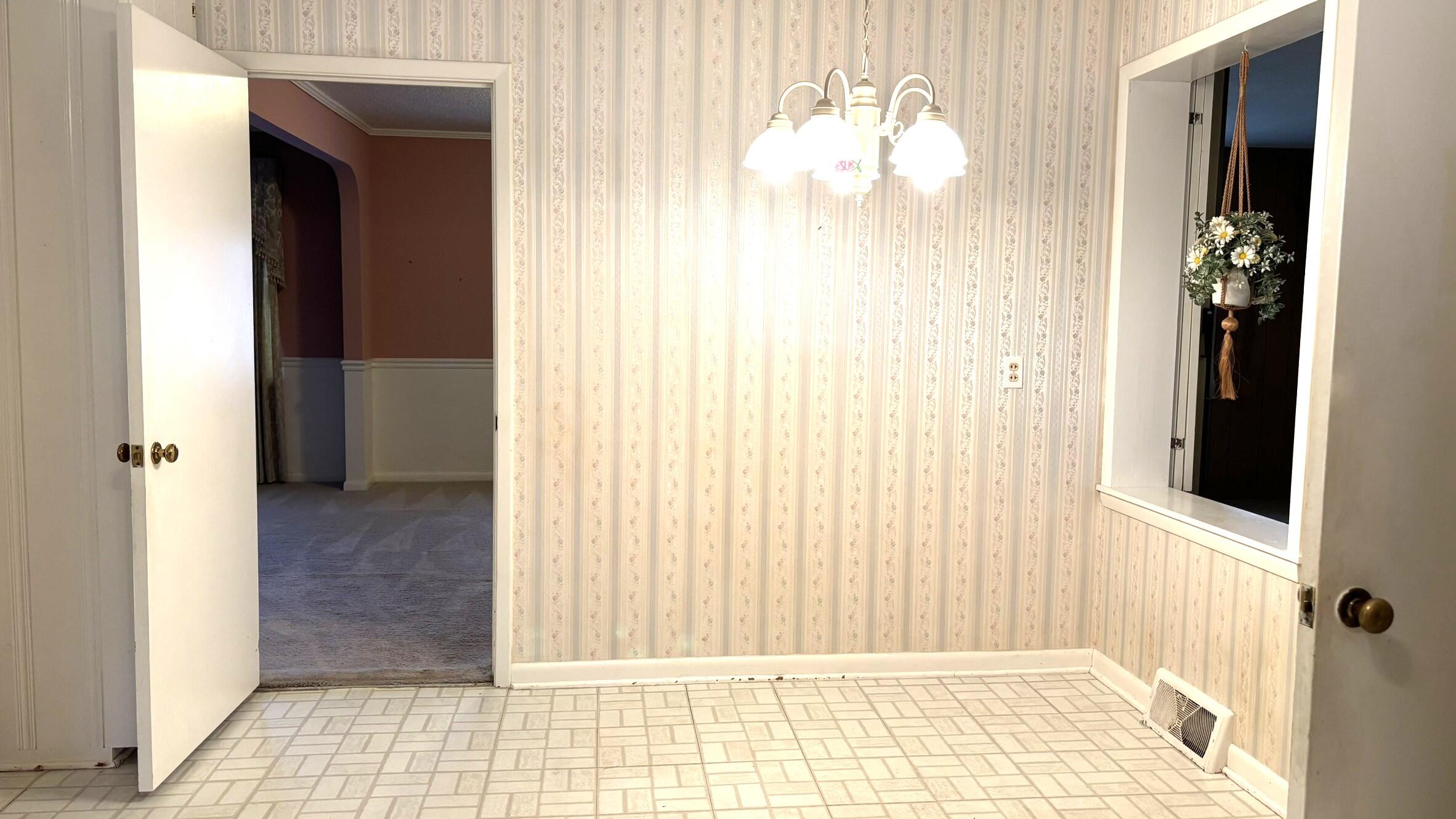 772 Hillsboro Road Orangeburg, SC 29118 - Photo 16 of 36 Breakfast Area