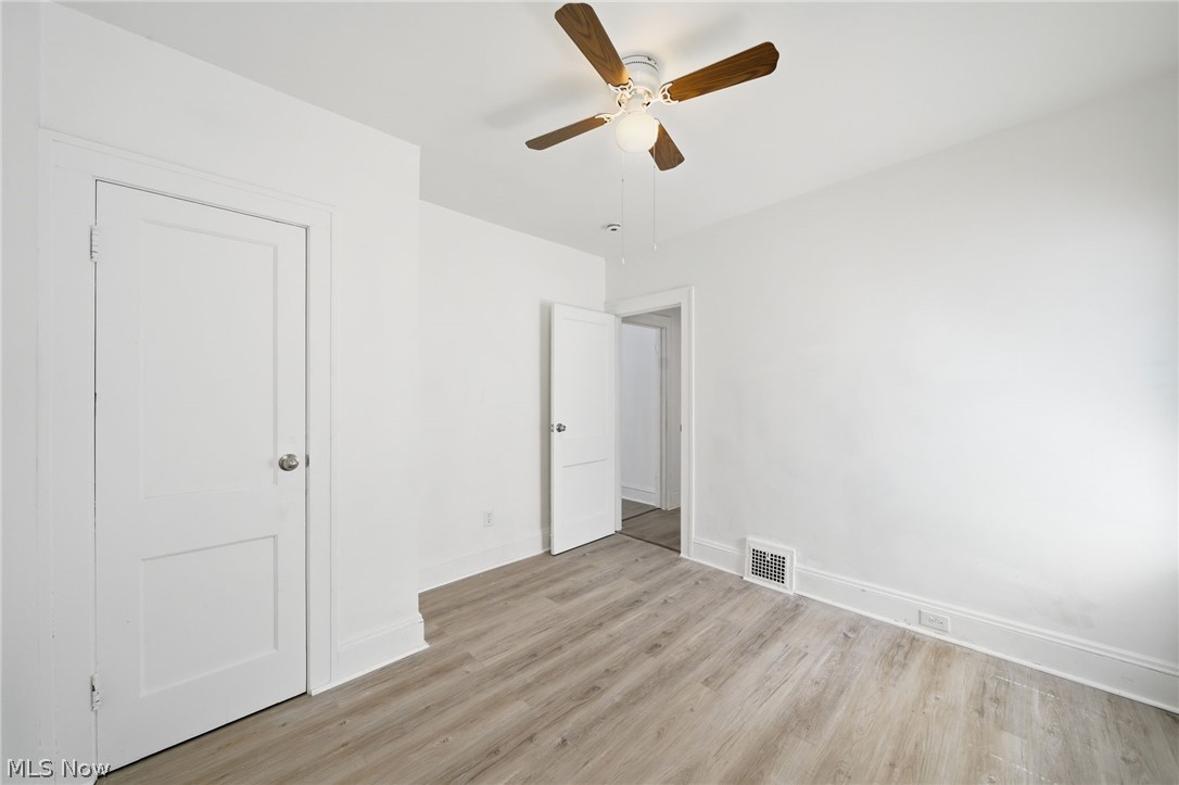 829 Helmsdale Road Cleveland, OH 44112 - Photo 21 of 26