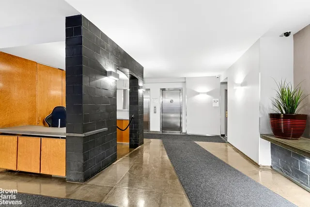 $450,000 | 40 Clinton Street, Unit 8B | Brooklyn Heights