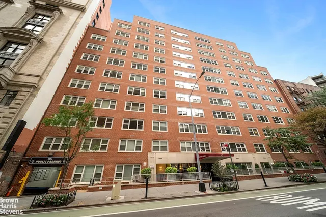 $450,000 | 40 Clinton Street, Unit 8B | Brooklyn Heights