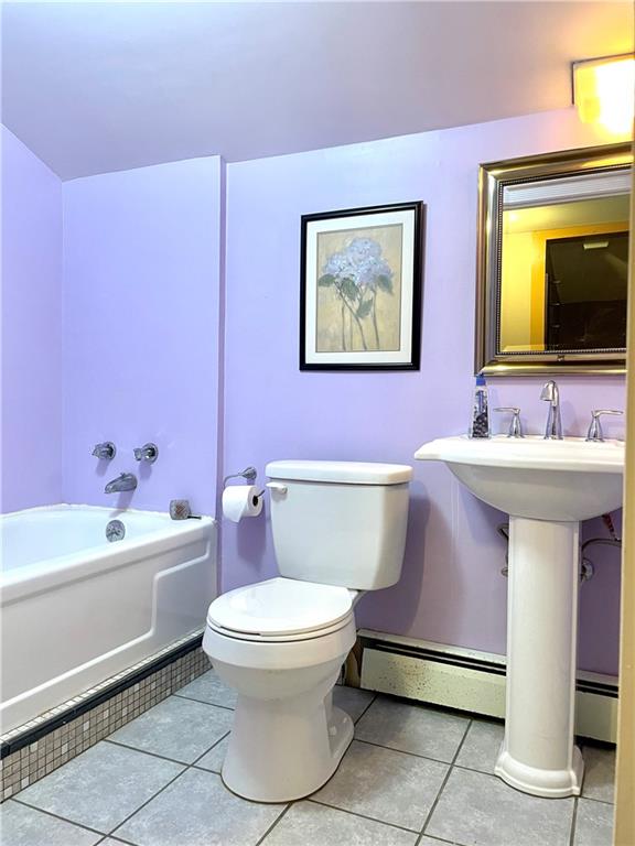 472 West Sunbury Road Butler, PA 16001 - Photo 25 of 39 a bathroom with a sink a toilet and a bathtub