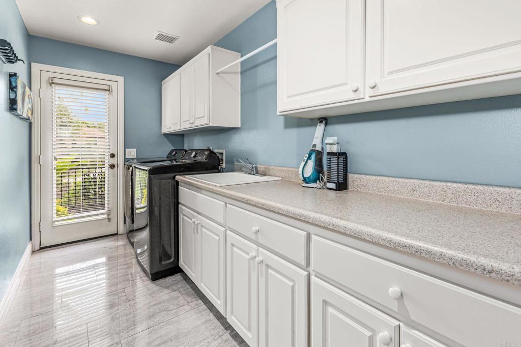 3727 Vista Rim Place Vista, CA 92084 - Photo 28 of 47 Laundry Room