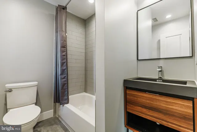 $2,300 | 1331 South Dover Street, Philadelphia, PA 19146