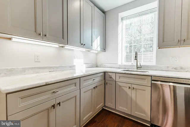 $2,300 | 1331 South Dover Street, Philadelphia, PA 19146