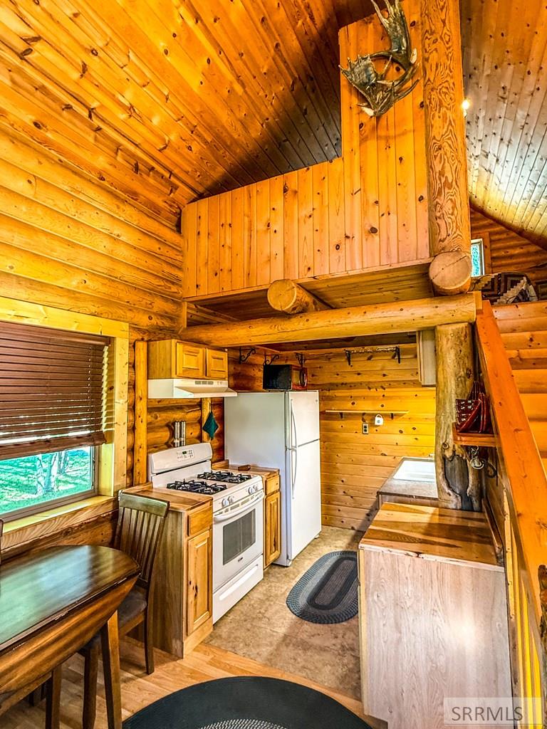 38 Rattlesnake Road Irwin, ID 83428 - Photo 6 of 27 kitchen
