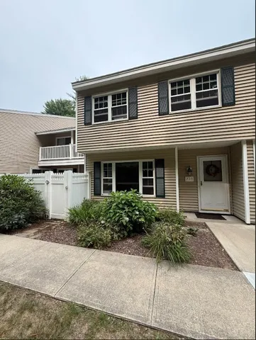 $315,000 | 207 Edgebrook Drive, Unit 211, Boylston, MA 01505