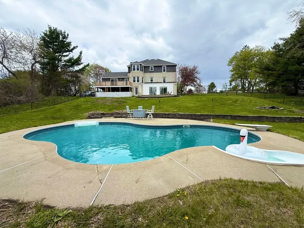 $670,000 | 15 Birch Hill Road, West Brookfield, MA 01585