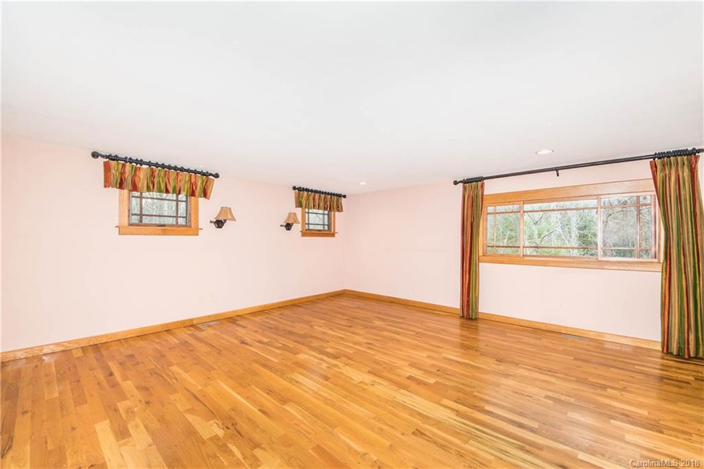 296 Timberlane Road Waynesville, NC 28786 - Photo 17 of 33 Gallery Image 17