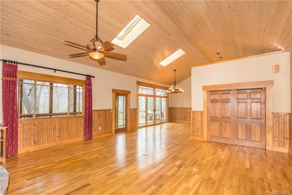 296 Timberlane Road Waynesville, NC 28786 - Photo 9 of 33 Gallery Image 9