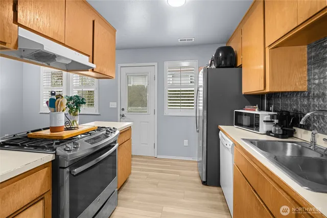 $345,000 | 10904 62nd Street East, Puyallup, WA 98372