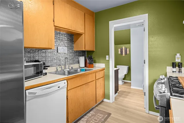 $345,000 | 10904 62nd Street East, Puyallup, WA 98372