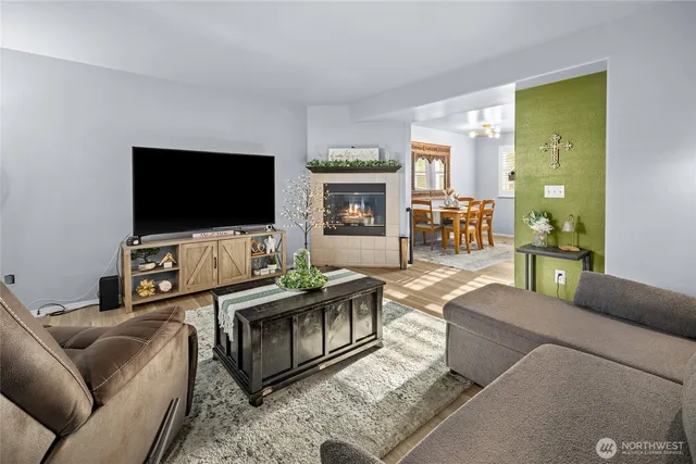 $345,000 | 10904 62nd Street East, Puyallup, WA 98372