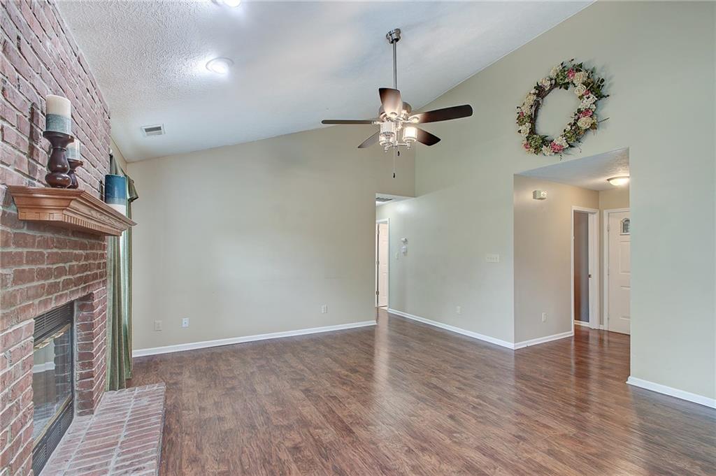 11212 Boston Way Fishers, IN 46038 - Photo 3 of 37