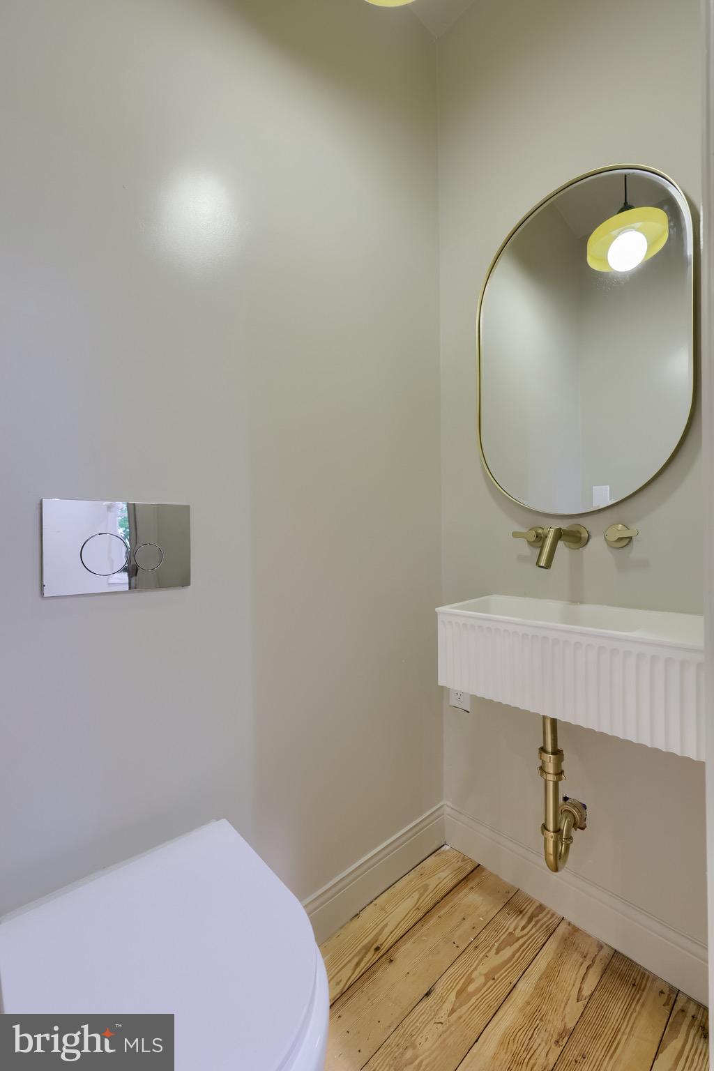 433 Main Street Denver, PA 17517 - Photo 8 of 35 1st Floor Half Bath