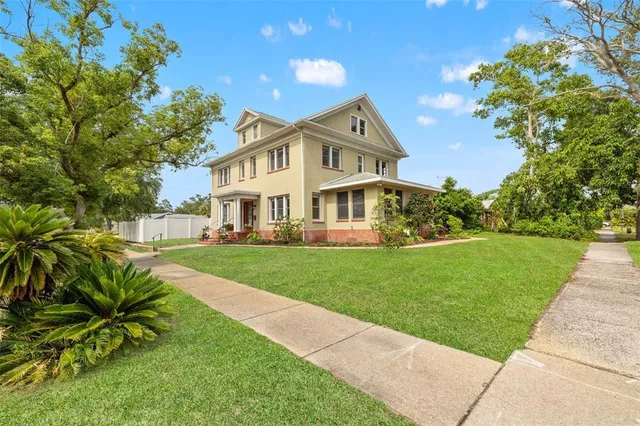 $1,189,000 | 241 72nd Street North, St. Petersburg, FL 33710