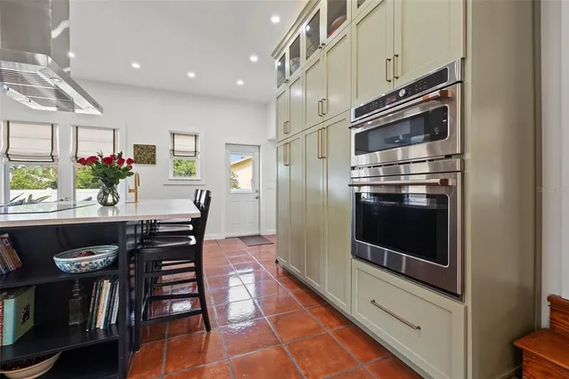 $1,189,000 | 241 72nd Street North, St. Petersburg, FL 33710