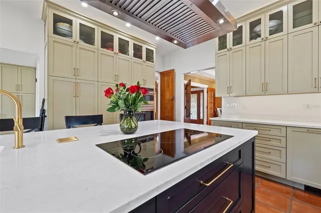 $1,189,000 | 241 72nd Street North, St. Petersburg, FL 33710