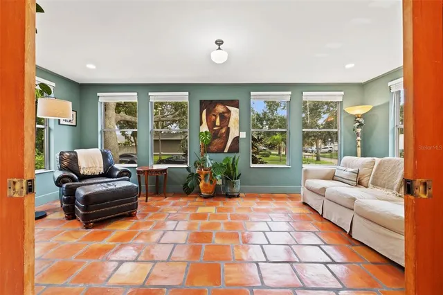 $1,189,000 | 241 72nd Street North, St. Petersburg, FL 33710