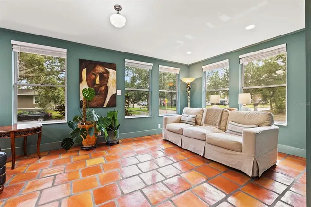 $1,189,000 | 241 72nd Street North, St. Petersburg, FL 33710