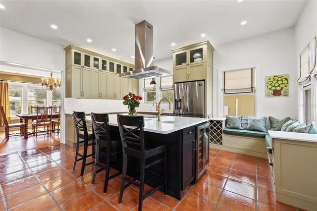 $1,189,000 | 241 72nd Street North, St. Petersburg, FL 33710