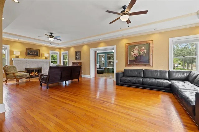 $1,189,000 | 241 72nd Street North, St. Petersburg, FL 33710