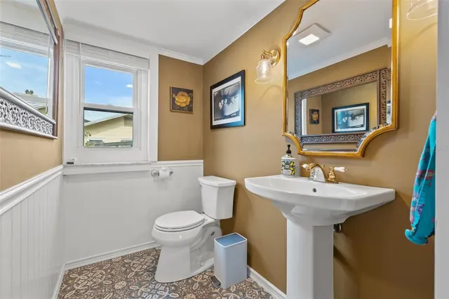 $1,189,000 | 241 72nd Street North, St. Petersburg, FL 33710